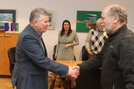 IVO LAH MATEMATIK ZNAMKA OB 130 LETNICI ROJSTVA 03 FOTO LJUBO VUKELIČ